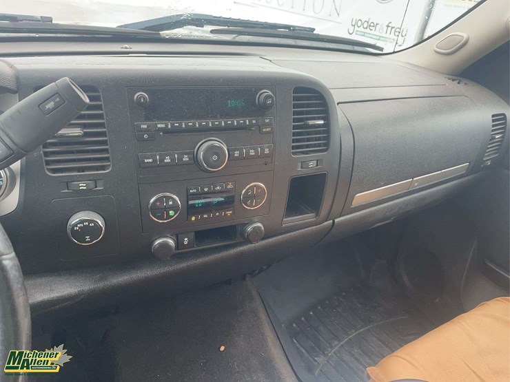 2013-chevrolet-silverado-1500-image-18