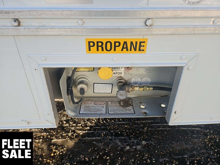 2012-ford-e-series-s/a-service-cube-van-image-45