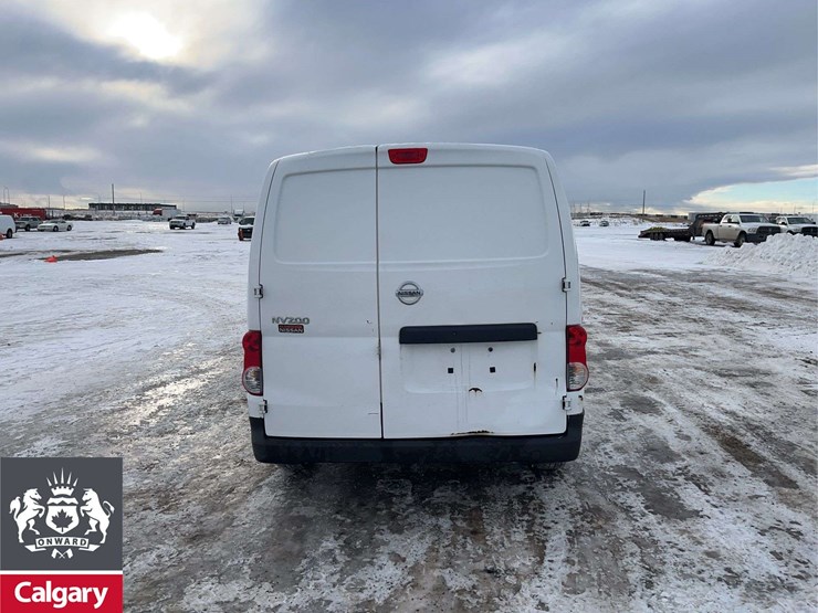 2015-nissan-nv200-image-7