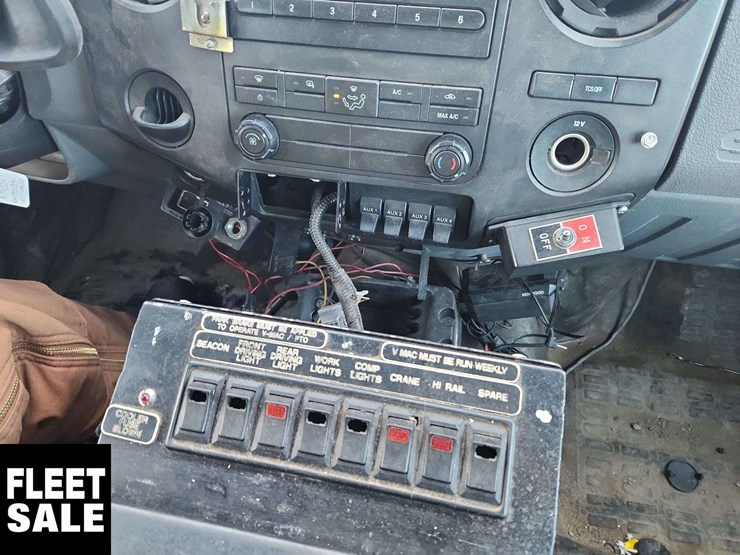 2011-ford-f550-image-21