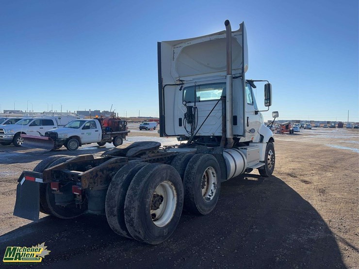 2017-international-prostar-image-4