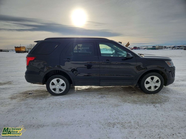 2019-ford-explorer-image-7