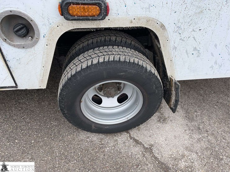 2016-chevrolet-express-g3500-image-9