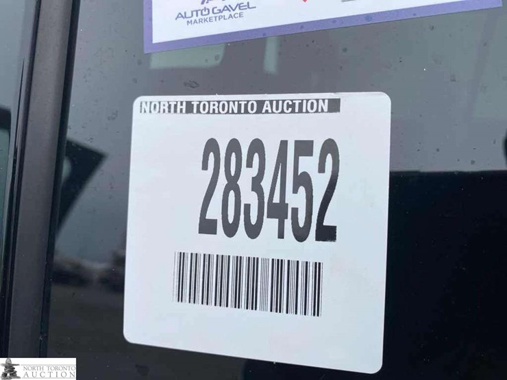 2017-chevrolet-tahoe-image-23