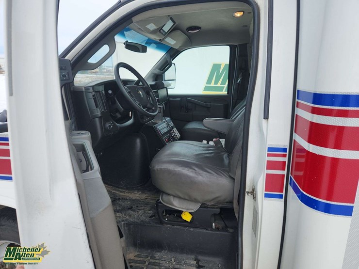 2016-chevrolet-express-s/a-ambulance-image-14