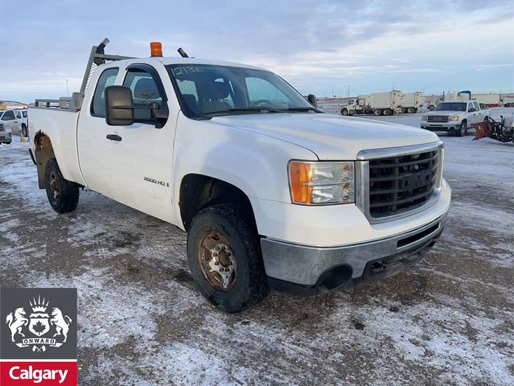 2008-gmc-sierra-2500hd-image-2