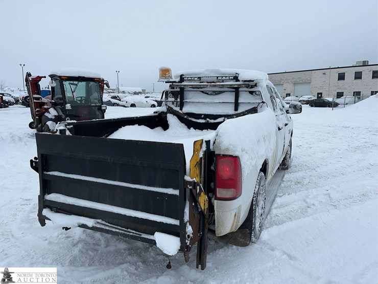 2014-dodge-1500-image-3