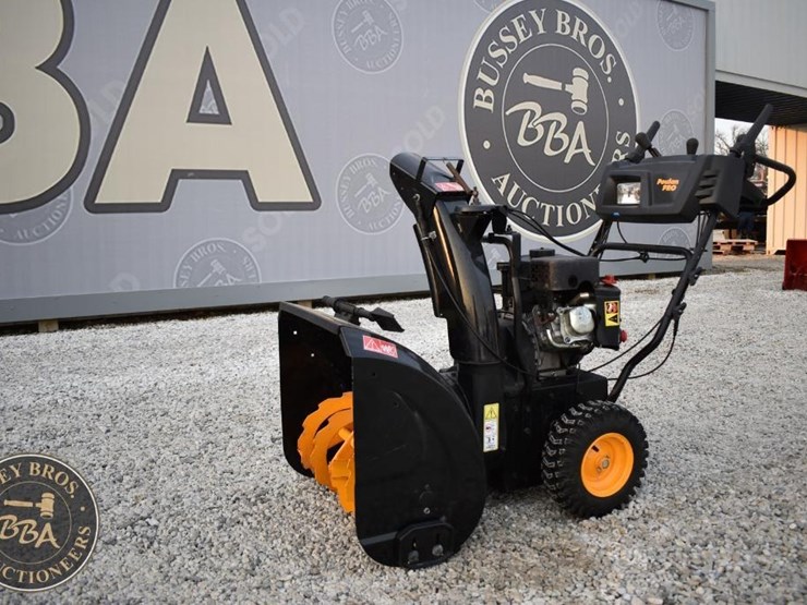 poulan-pro-24-inch-snow-blower-41331-image-1