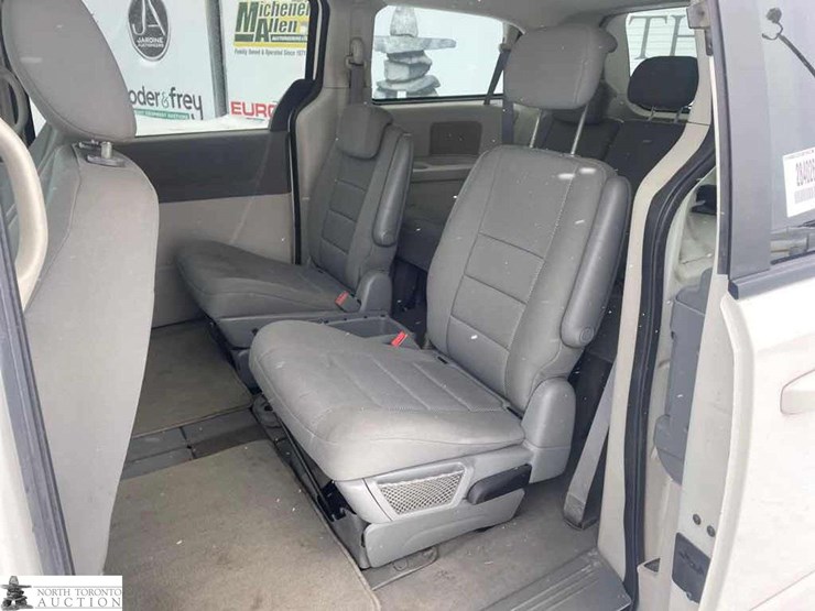 2009-dodge-grand-caravan-se-image-30