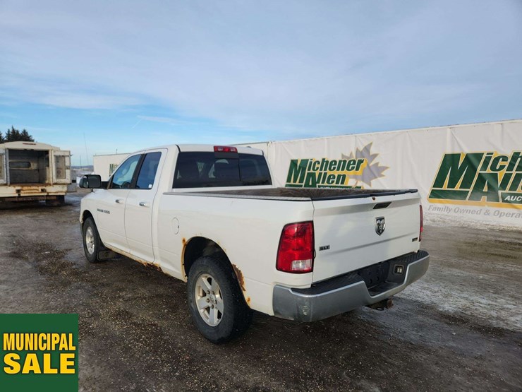 2011-dodge-1500-image-3