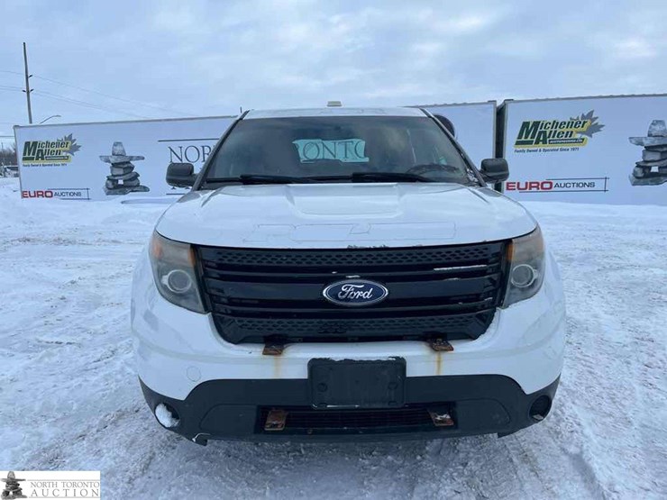 2015-ford-explorer-image-2