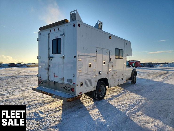 2006-ford-f550-image-4