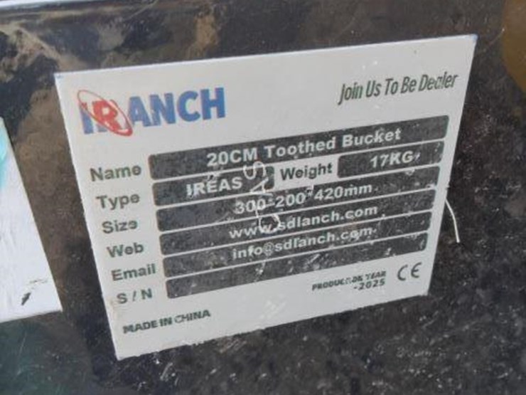 #52-•-mini-excavator-20cm-toothed-bucket-image-5