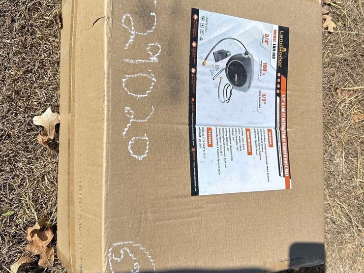 retractable-garden-hose-reel-image-2