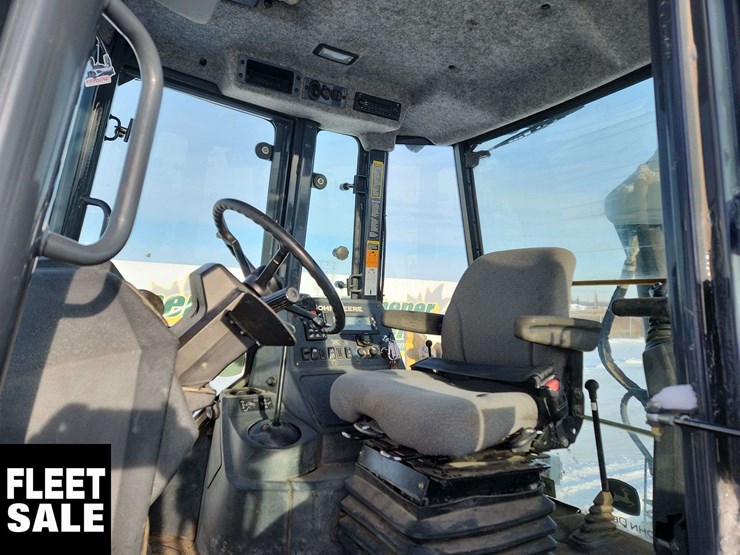 2015-deere-410l-image-9