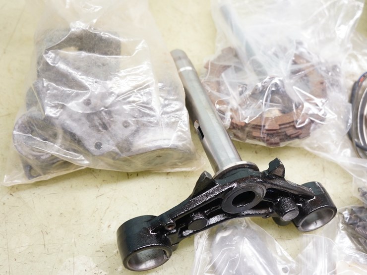 kawasaki-miscellaneous-parts-lot-image-4