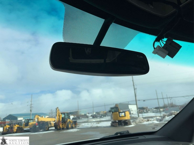 2017-ford-explorer-image-26