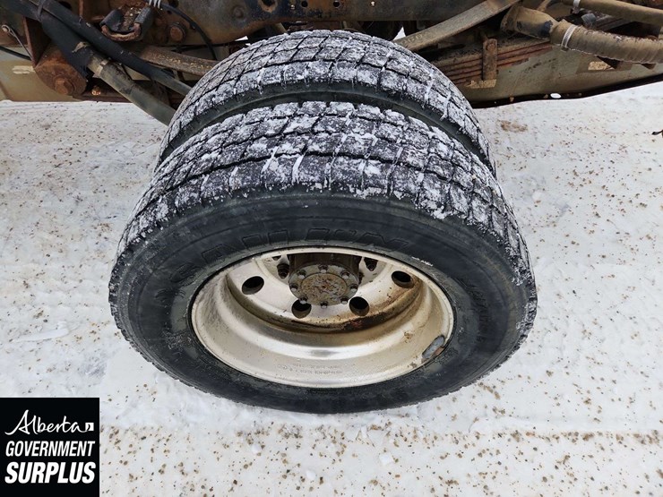 2012-ford-f550-image-13