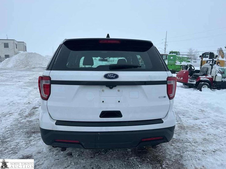 2018-ford-explorer-image-5