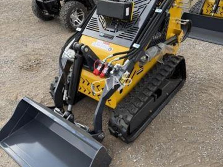 #122-•-mini-skid-loader---gas-(sdll60)-image-3