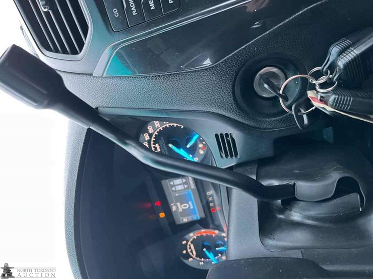 2017-ford-explorer-image-16