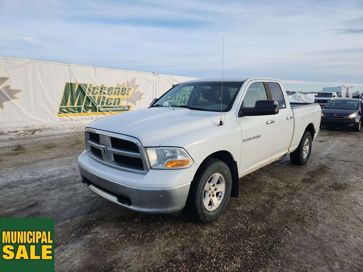 2011-dodge-1500-image-1