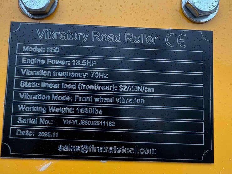 new-sd-lanch-co.-sl850-tandem-vibratory-roller-image-3