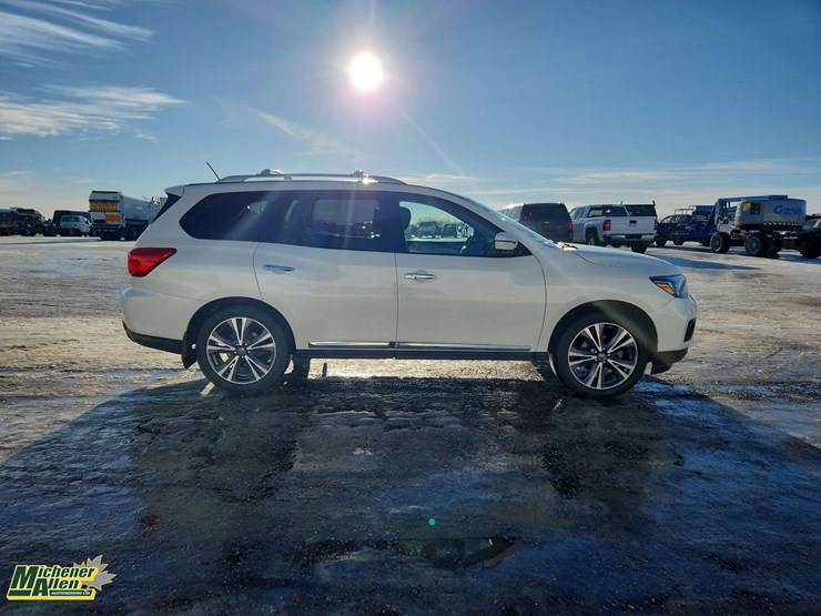 2017-nissan-pathfinder-image-28