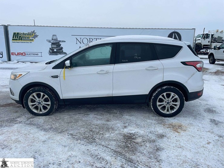 2017-ford-escape-image-2