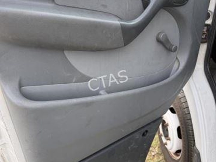 2005-dodge-3500-image-17