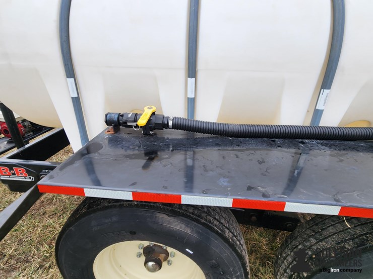 2017-behnke-1,600-gal-t/a-poly-nurse-tank-trailer-image-10