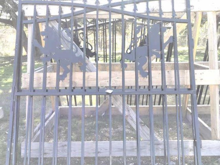 #13-•-bi-parting-iron-gate-w/-lion-motif---4.2m-image-3