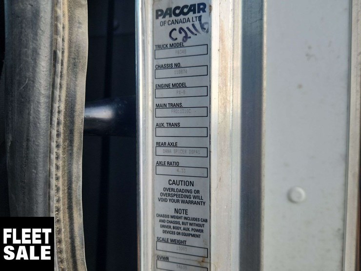 2011-peterbilt-348-image-35