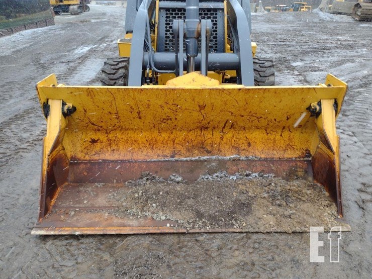 2010-deere-310j-image-12