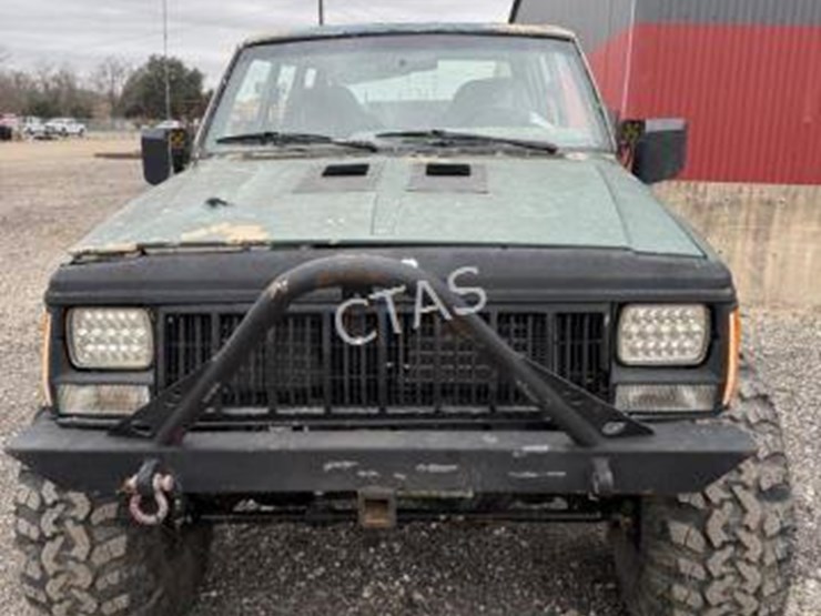 1990-jeep-cherokee-image-3