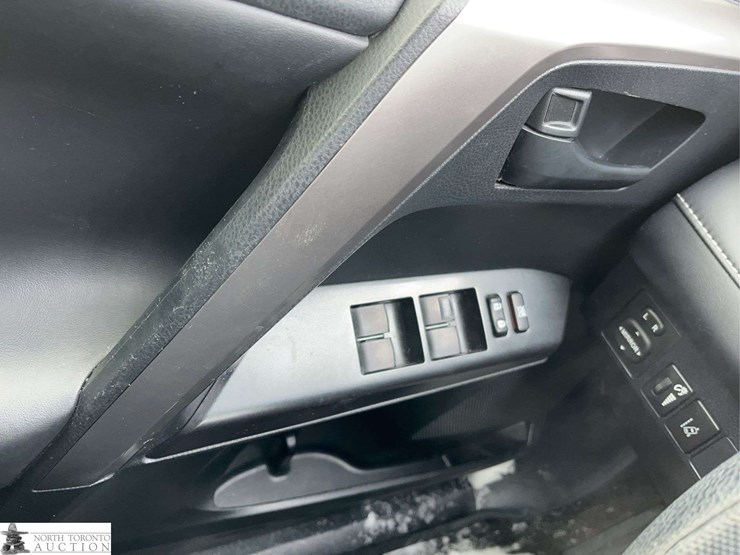 2017-toyota-rav4-image-22