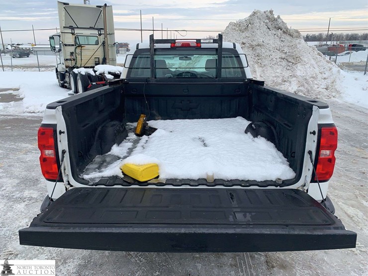 2018-chevrolet-silverado-1500-image-32