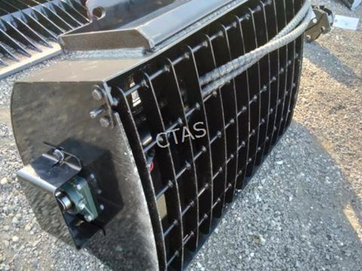 #37-•-mini-skid-steer-mixing-bucket-image-3