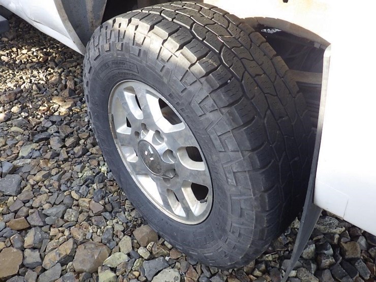 2012-chevrolet-3500-image-12