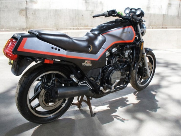 1985-honda-vf1100s-v65-sabre-motorcycle-image-3