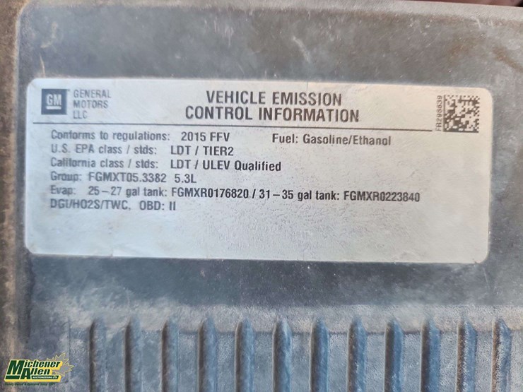 2015-chevrolet-suburban-image-36