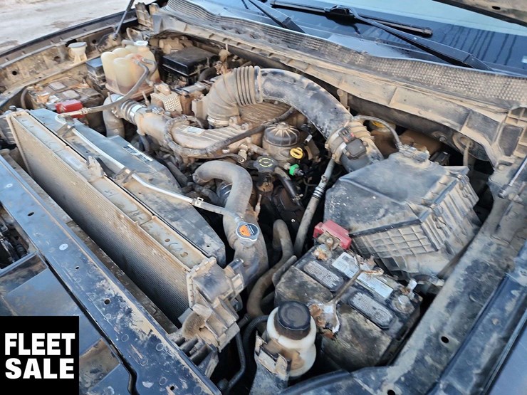 2016-nissan-titan-image-32