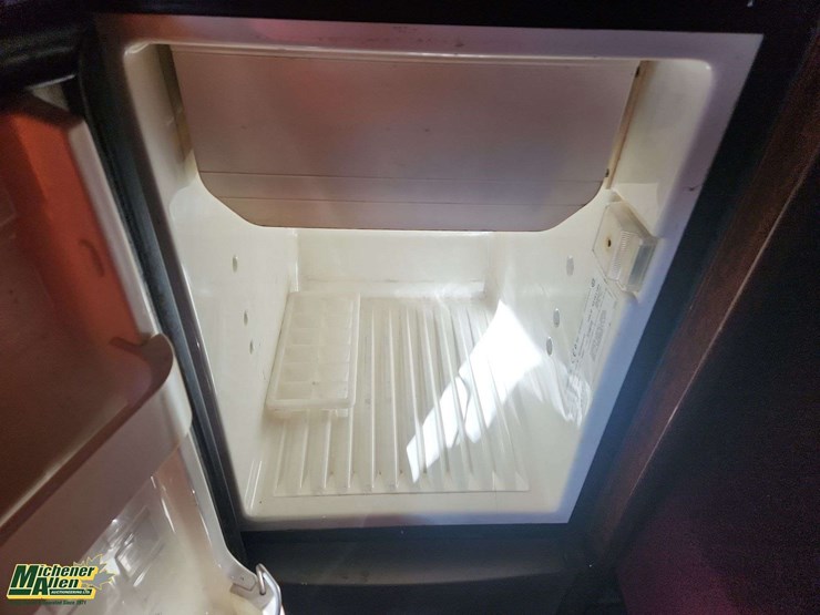 2009-freightliner-cascadia-t/a-sleeper-tractor-image-26