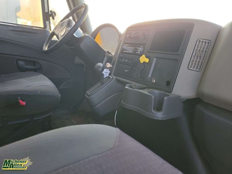 2015-international-durastar-4300-image-14