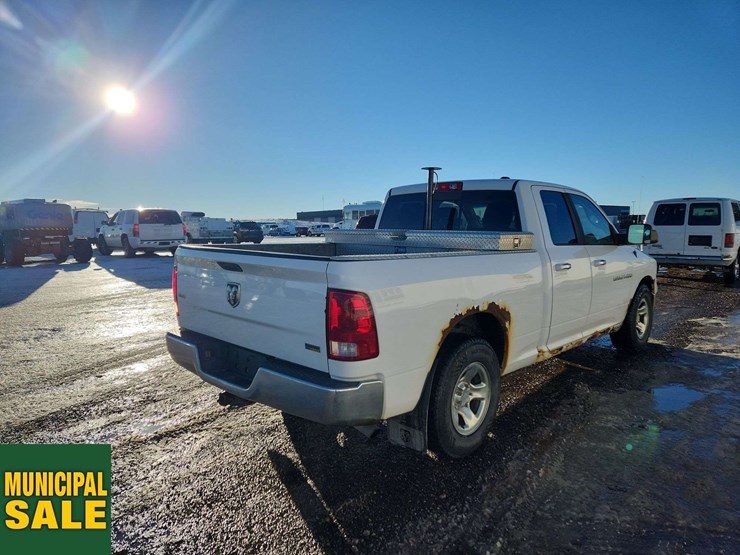 2011-dodge-1500-image-4