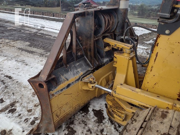 2005-caterpillar-d4g-xl-image-22