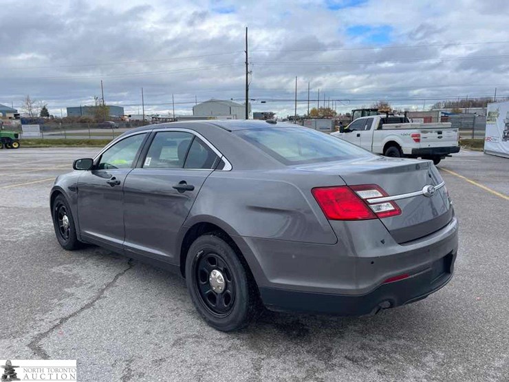 2018-ford-taurus-police-inte-image-4