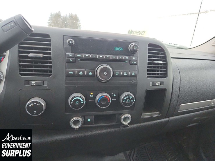 2011-chevrolet-silverado-1500-lt-image-21