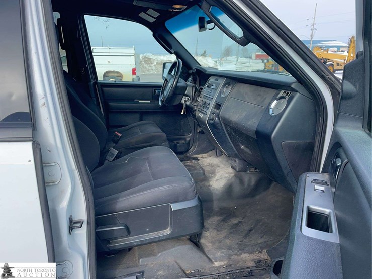 2015-ford-expedition-image-24