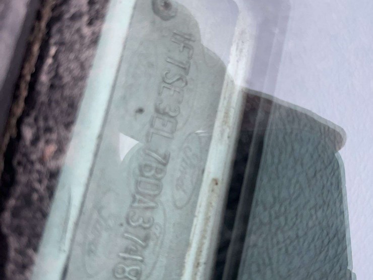 2011-ford-cargo-image-7